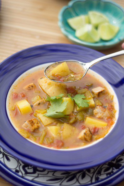 HatchChileCoLLC's tweet image. You must try this amazing slow cooker Green chile stew using Hatch Chile Co. diced green chile from @CecesGoodStuff .  

Find this delicious recipe here: ceceliasgoodstuff.com/green-chile-st…

#greenchilestew #hatchgreenchile #ceceliasgoodstuff
