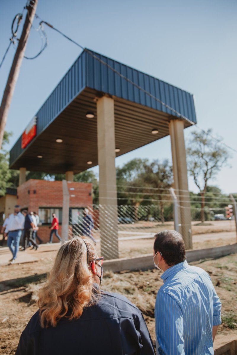 gobmisiones's tweet photo. Generar un cambio de paradigma en los procesos de producción. El gobernador @herrerayflia inauguró el nuevo #ParqueOlero de #Posadas, un centro productivo para la fabricación de ladrillos con tecnología moderna que permitirá diversificar y generar nuevos productos a escala. https://t.co/UQjUkr2F7G