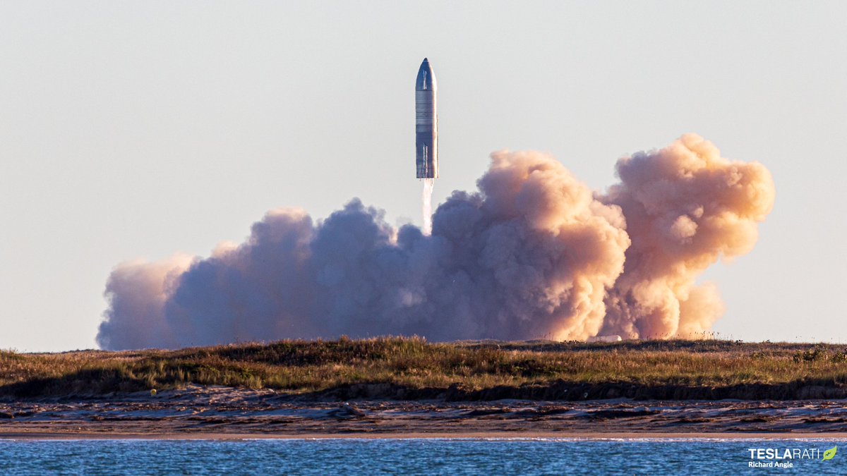 RDAnglePhoto's tweet photo. SpaceX has completed its first high altitude #Starship test with SN 8 and obtained tons of data. #SpaceX will move on to SN 9 next! https://t.co/qqmf9eUaxa