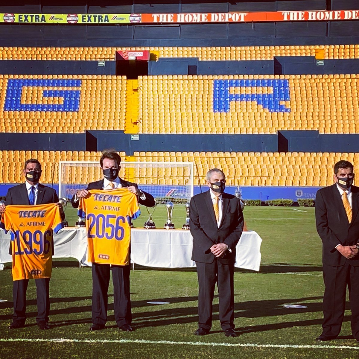 SomosAnalistas_'s tweet image. ¡ALGO HISTÓRICO!🇲🇽🤝🟡

Tigres y Sinergia renovaron su convenio para seguir administrando a Tigres hasta el 2056.

Histórico porque seguirán los fichajes bomba, buscarán construir su estadio tipo europeo y más moderno de México y hacer que Tigres sea conocido por todo el mundo