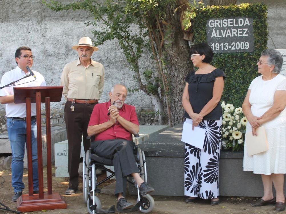 En memoria de Miguel Delgado Álvarez, con afecto para su familia y amigos: elcomentario.ucol.mx/el-principio-o…