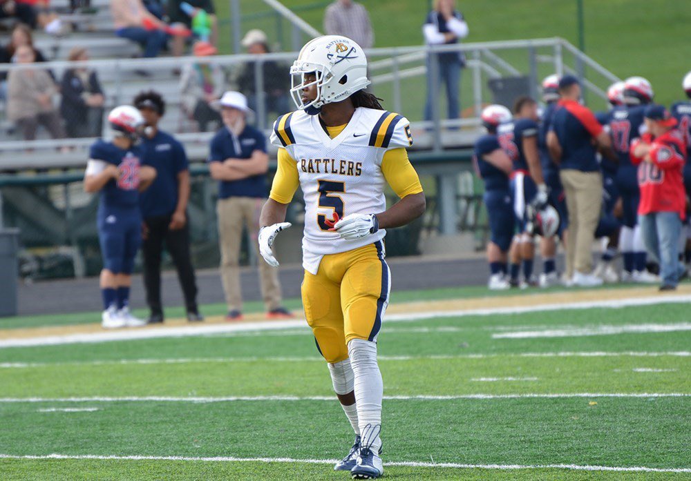 aydan21714743's tweet photo. Blessed to receive an offer from @BattlerSprintFB @Coach_Rothstein @coach_hudd33 @ChensonGriffin https://t.co/BcAJK0fWMq