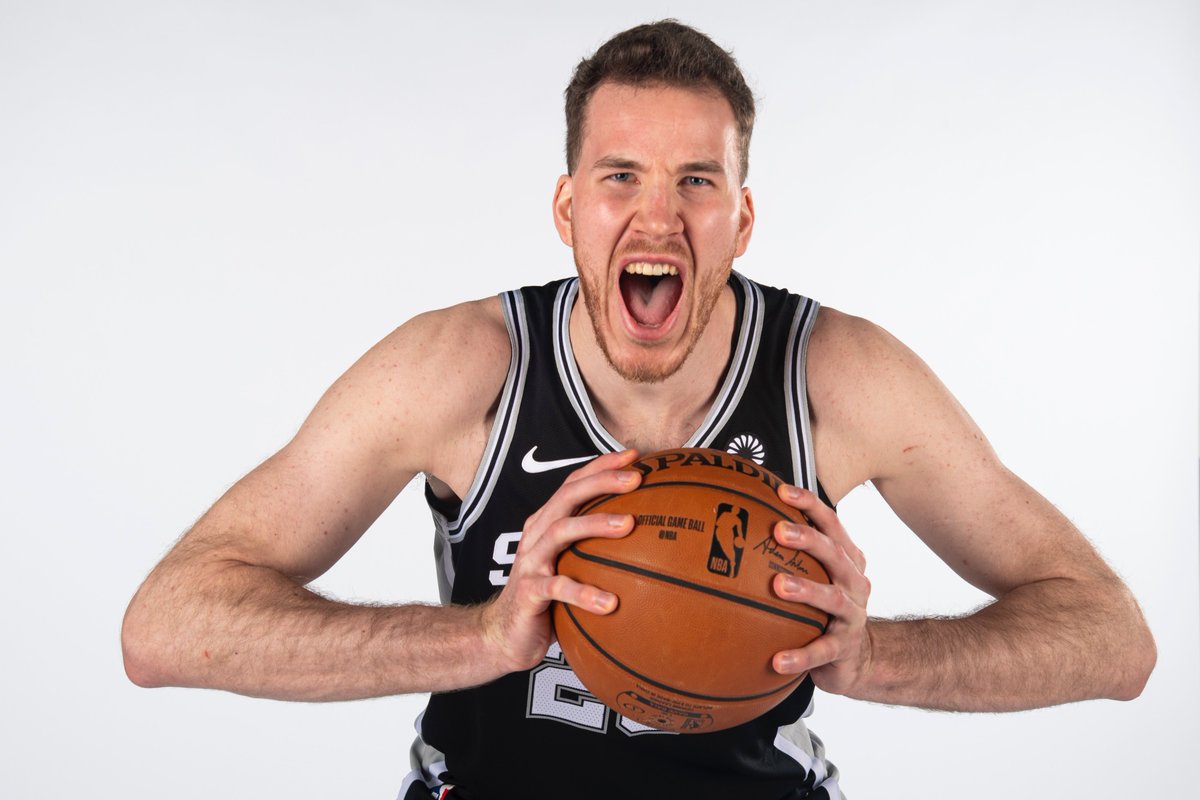 spurs's tweet image. Y&apos;all ready? 😤

#SpursMediaDay