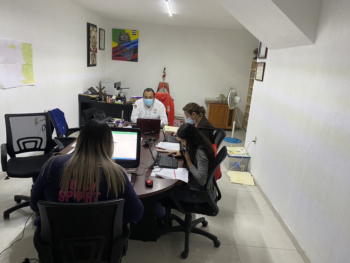 German_Sevilla_'s tweet photo. Seguimos en la casa del @MTdeZapopan de la zona sur del Municipio, invitando a las clases de Computación Gratuitas, es tiempo de empoderar a las Mujeres... @ramirohdezg @VeroFPriGDL @joselmatab @mariana_fdzr @armandorozco @pri_zapopan @Xmarconi @MTenJalisco https://t.co/npxXpJ5FFv