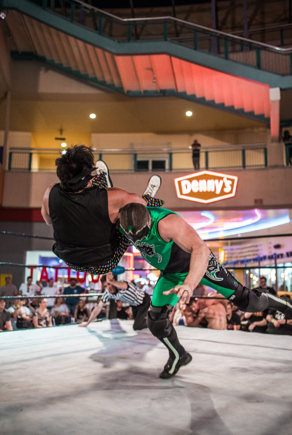 AmySerenity's tweet photo. @ShaneHelmsCom All of your signature moves are pretty painful #TheHurricane #aew #AEWDynamite #ShaneHelmsCom https://t.co/PISQn0IuxF