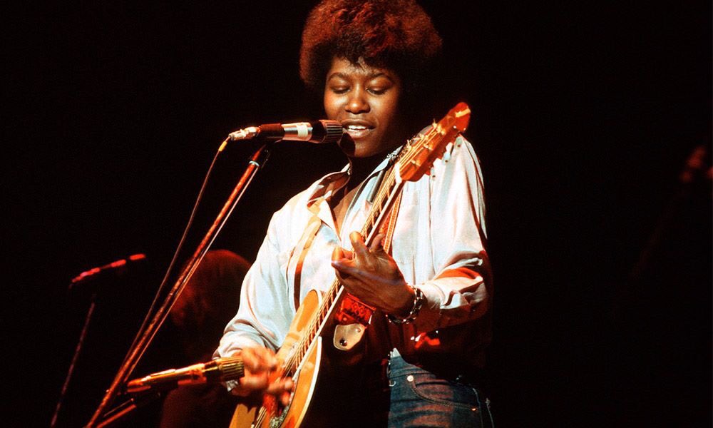 Happy 70th birthday to British singer-songwriter and guitarist Joan Armatrading, born December 9, 1950. 