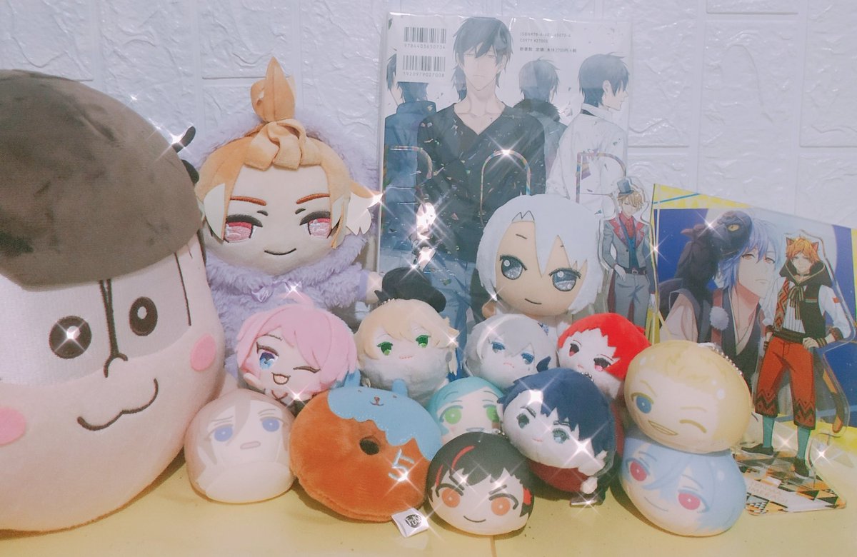 NyanMerchandise's tweet photo. (*ฅ́˘ฅ̀*)Hai hai, selamat datang di Nyan Nyan(*ฅ́˘ฅ̀*)

Nyan hadir untuk bantu kalian yang mau koleksi merch official💗 Terutama A3!😳

Cuss cek tokopedia &amp; shopee Nyan~ Yang mau bebas ongkir bisa bangeet😉
Link marketplace bisa cek di bio yaa. Happy shopping💖 https://t.co/ooyJqpUjtD
