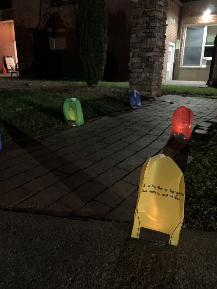 ValleCrucisSch's tweet photo. Holiday luminaries on display tonight and tomorrow. #VCOnTheRISE #WeAreWatauga https://t.co/OaLlJDBJzN