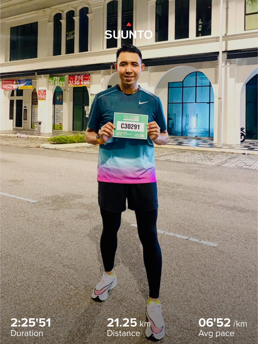 QaiSuhaimi___'s tweet photo. Alhamdulillah misi breaking 2:30 HM berjaya, done n dusted, selesai sudah VR KLSCM, thanks to pacer on duty especially Meor n Nizam tarik dari mula sampai habis, congrats juga pacer2 yg renew PB. Unofficially HM sub 2:25. VFN% function terokk https://t.co/YuCkjuH36F