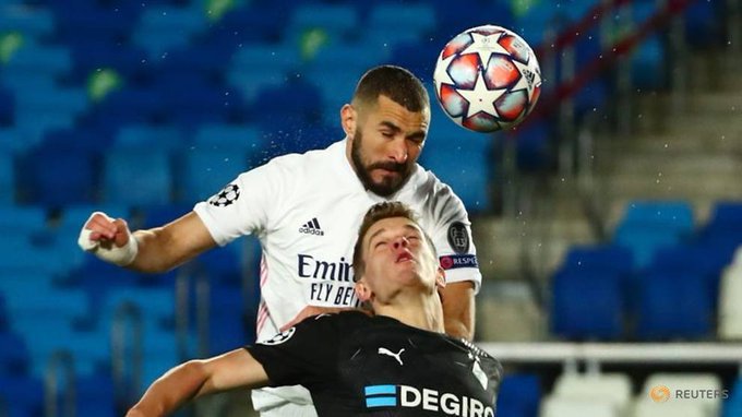 Agama004's tweet photo. Karim #Benzema avec ses 15 buts marqués de la tête en #UCL  est le deuxième meilleur buteur de la tête de l’histoire de la compétition derrière Messi😅 non je rigole😂 derrière @Cristiano et ses 24 réalisations!
#KBNeuve https://t.co/0nQotyFk98