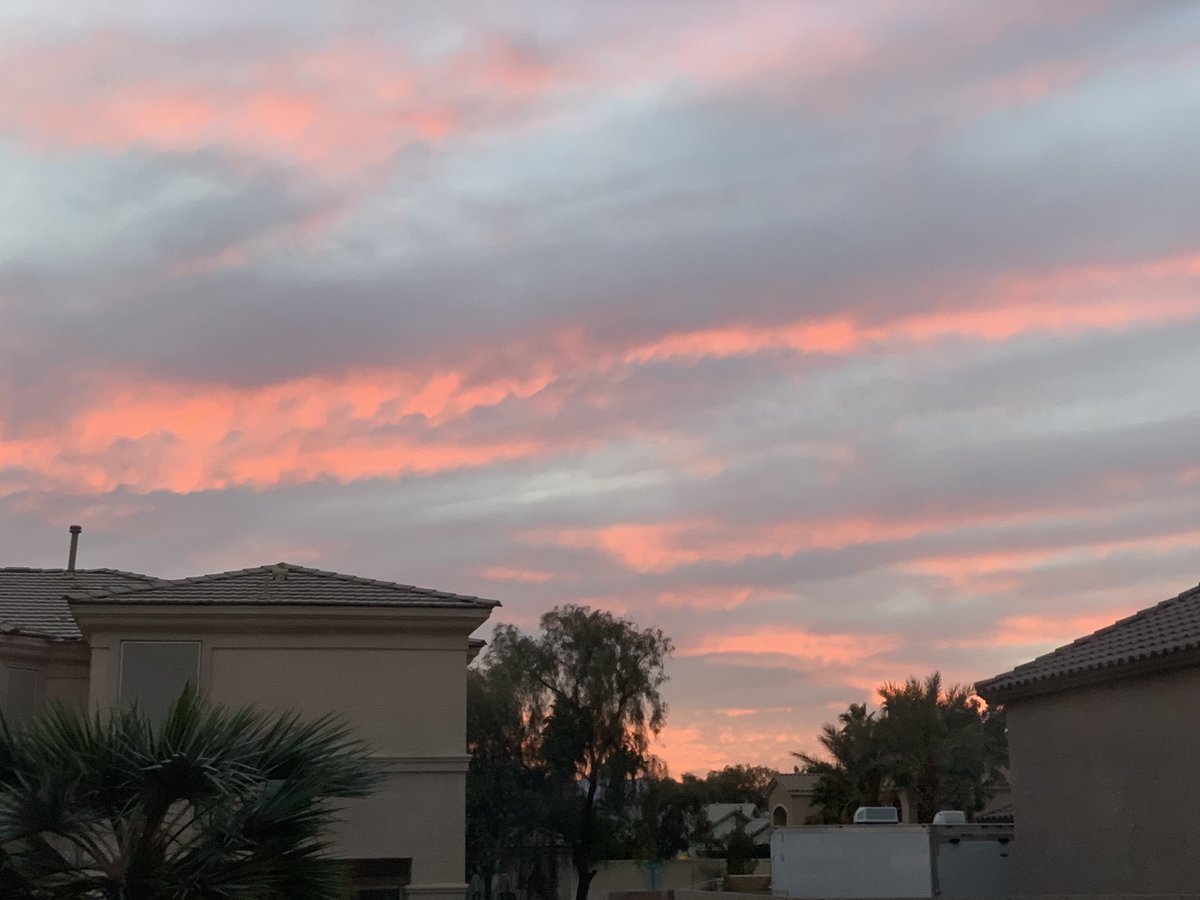 A beautiful piece of the Las Vegas sunset tonight. From my back yard. Las Vegas has the most gorgeous sunsets I’ve ever seen 😍😍 #LasVegas #home #sunset #MAGA2020 #trumpwon #WeThePeople