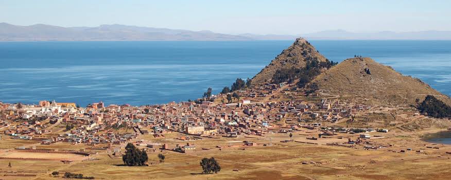 O Lago Titicaca era considerado o centro do mundo, duas ilhas nele foram transformadas em sol e lua, e foi o local onde a primeira raça de gigantes de pedra foi produzida e, posteriormente, a raça humana.