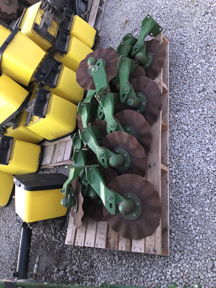 irqeq's tweet photo. We have planter parts off of a @JohnDeere 1780 for sale. They also fit many other makes. They are all in working order.  We are putting a strip-till bar together with the frame. We have them all priced and ready to be moved.  @irqeq call us @ 815 351 8124. #farm #forsale #plant21 https://t.co/oGsEb9tZiB