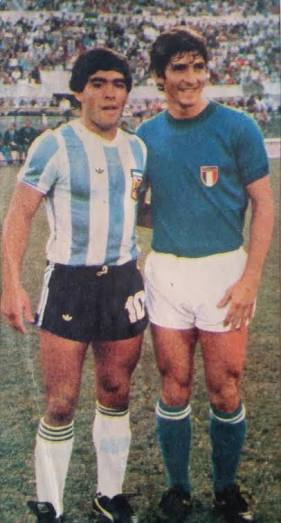 RobertoRojas97's tweet image. Paolo Rossi was also one of only three players to have won all three awards at a World Cup (title, Golden Ball and Golden Boot)

He also capped off 1982 by winning the Ballon d'Or.

With Maradona also dead, it's been a huge loss for two icons of calcio.