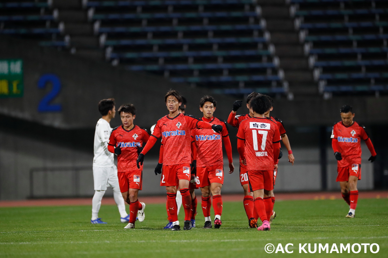ロアッソ熊本 Official ただこの試合の結果をもってj2昇格がなくなってしまったこと ロアッソ熊本を応援していただいている皆様に大変申し訳なく思います 今シーズン残り2試合 勝利と一つでも多くのゴールを挙げるために全力を尽くします T