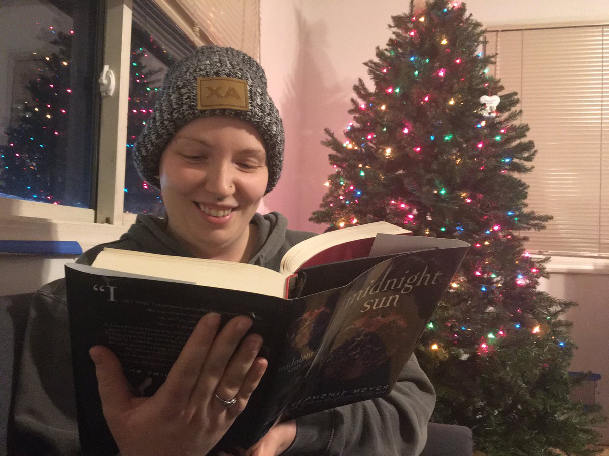MsHillClassroom's tweet photo. Day 3 of our 10 Days Of Christmas Wellness Challenge! Today is unplug from the world and read a book or a magazine. #ChooseSCSD #YANovels #HighSchoolEducator #MidnightSun https://t.co/BzKNI5NpcK