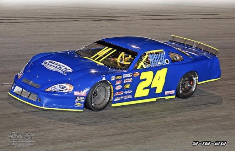 newsmyrnaspdwy's tweet photo. Just 24 more days until the Red Eye 50/50 presented by Ally Financial! With Late Models, Modifeds, Super Stocks, Bombers and more Theres guaranteed to be something to wet your racing appetite on January 2nd! #Redeye5050 #nascar https://t.co/7xfMvmdZ6t