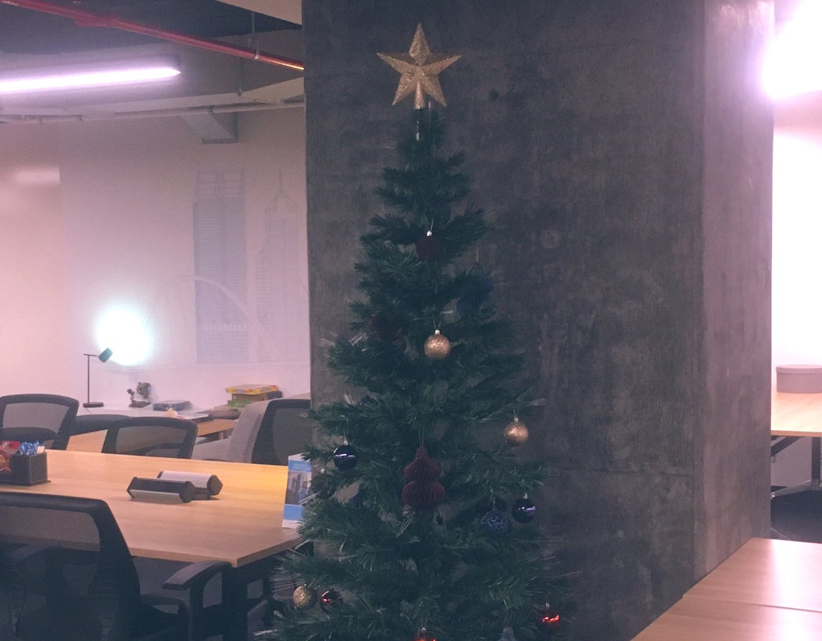 Kali_in_Perth's tweet image. Loving being in #FLUX #coworking space today getting into the #holiday mood!
@space3ed