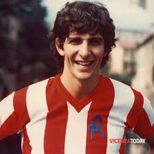 #PaoloRossi
Quando, da bambino, scopri che esiste una squadra con un nome bellissimo. LaneRossi Vicenza. E anche uno piuttosto bravino a giocare a pallone. Ciao, campione. Del mondo.