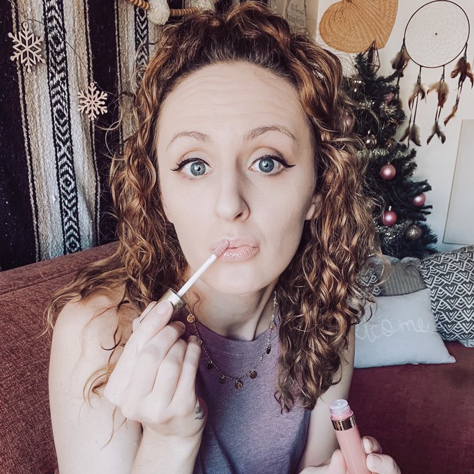 Loving these new products from JOAHbeauty! They create such a sleek look - find me on Instagram to see<a href="/tag/contest"class="tags"><span>#contest</span></a><a href="/tag/complimentary"class="tags"><span>#complimentary</span></a><a href="/tag/joahbeauty"class="tags"><span>#joahbeauty</span></a>