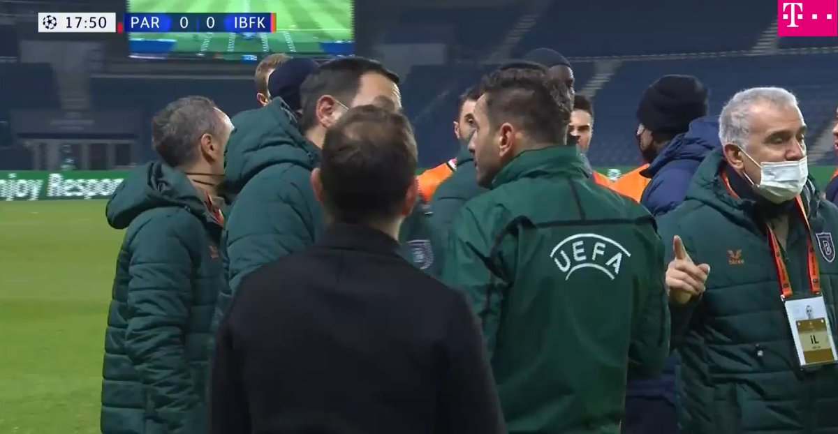 min 17:50 Voice from the staff of Basaksehir talking to Hategan: "We can't accept this! He is unlucky because of this word! Please, take him out and continue the game!"