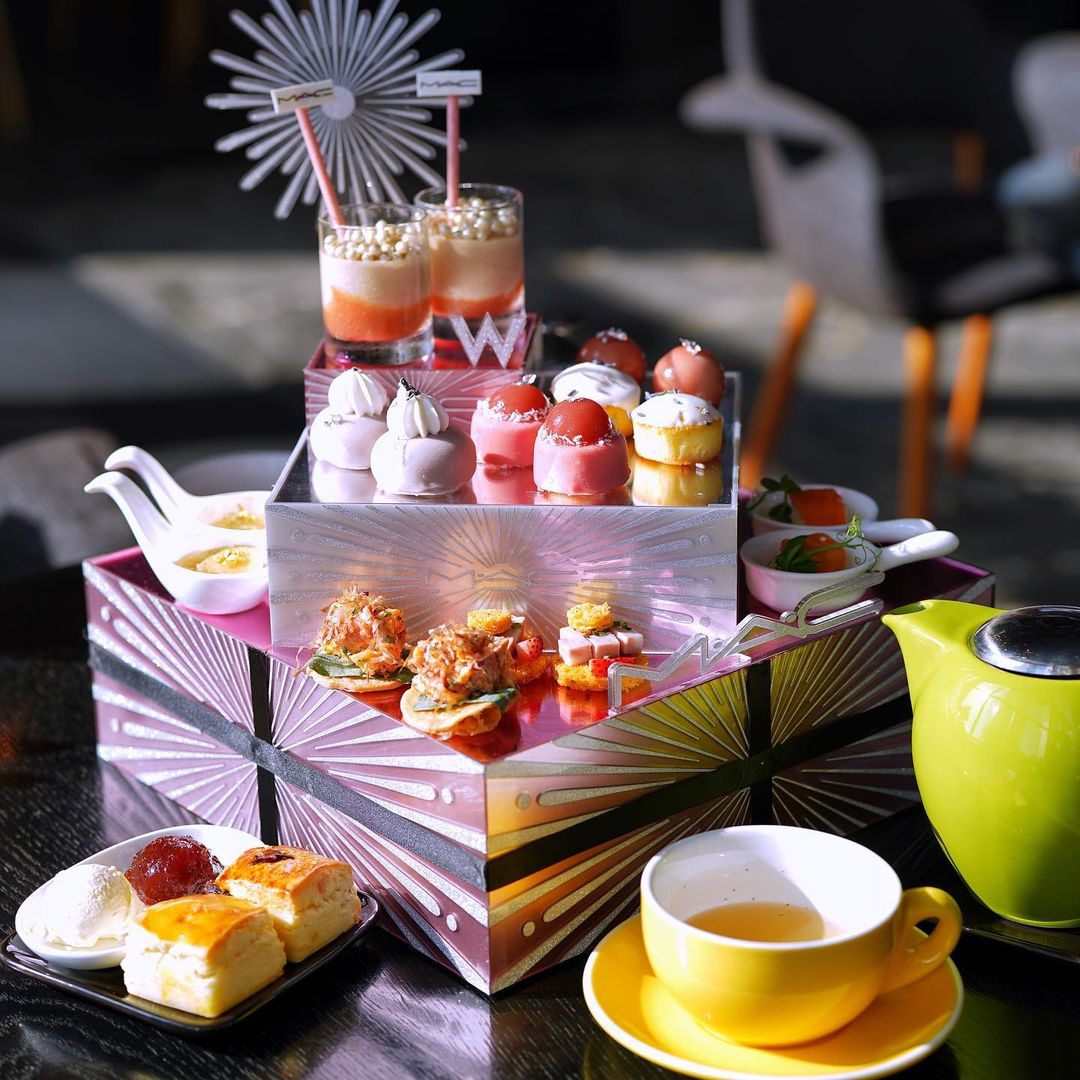 Tea time is always a good excuse for an escape from everyday hustle and bustle. Enjoy the Glittery Flare afternoon tea set at WOOBAR to give yourself a boost!

Photo credit: <a href="/chocolatemuimui/">chocolatemuimui</a> 

#woobarhk #whongkong #MACHongKong

For enquiries: 852 3717 2889 | woobar.hk@whotels.com