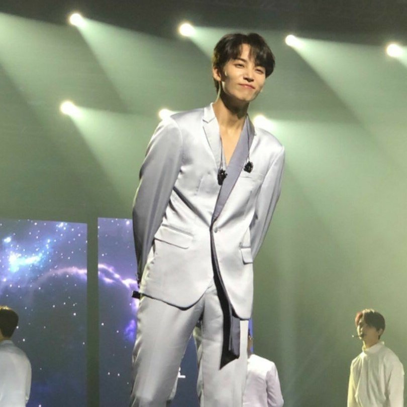 how Jeonghan would look like in real life a thread  @pledis_17