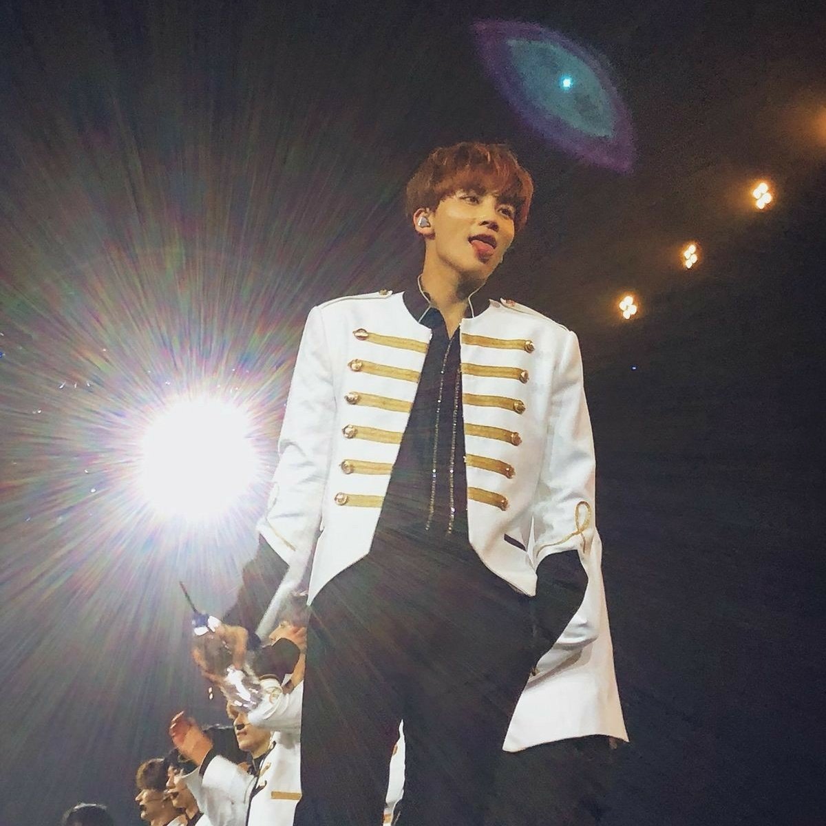 how Jeonghan would look like in real life a thread  @pledis_17