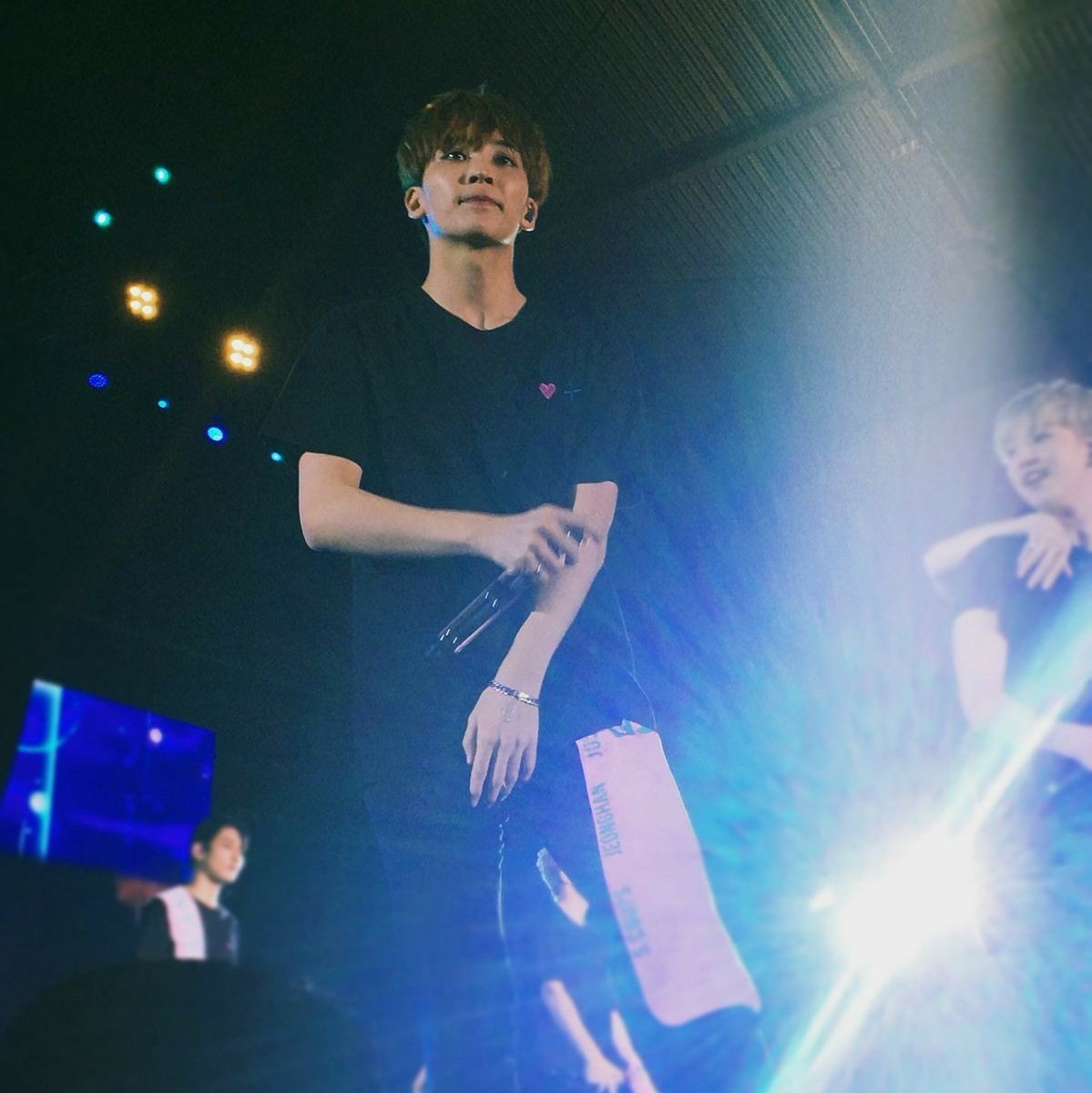 how Jeonghan would look like in real life a thread  @pledis_17