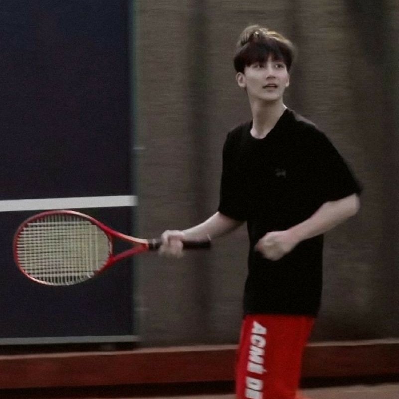 how Jeonghan would look like in real life a thread  @pledis_17