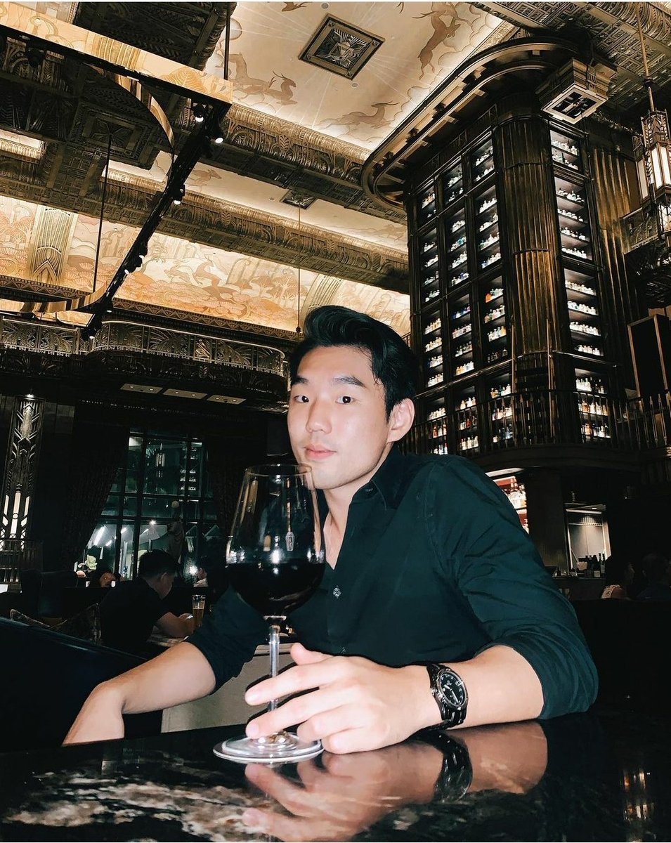 DmvSc2's tweet image. #DecemberDailyDoseofThirst... I don't need em big and beefy. It would be nice to sit across a glass of wine from him anytime! #WelpWednesday