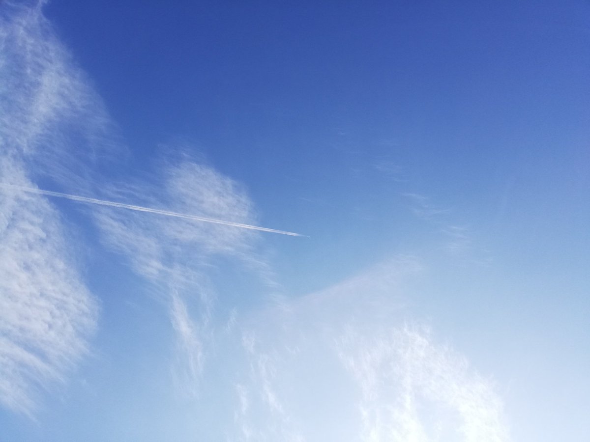 Mar 鬼ちゃんの妻 V Twitter 飛行機雲が虹色だったけど 写真には写ってない イマソラ 青い壁紙 Po211 Nrt Ngo ポーラーエアカーゴ 成田セントレア線 ヒコーキ雲 ちっちゃいヒコーキ