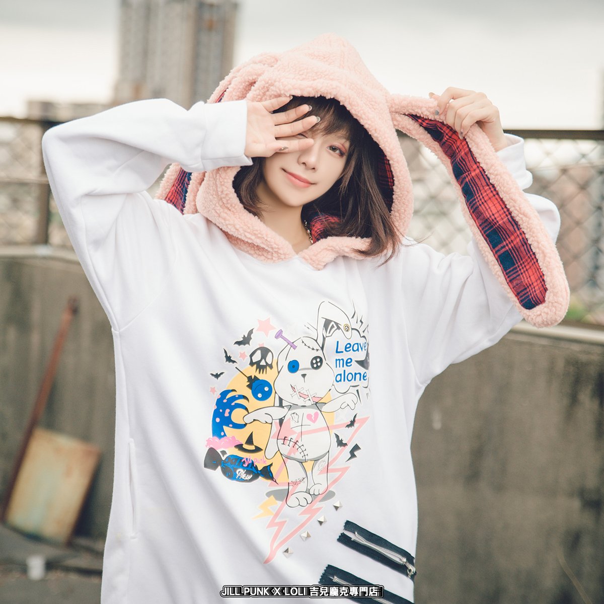 Jillpunk T Co Gxul7rcili ウサギドラはアイドルになるために一生懸命歌うことを練習夢中 マイクロフリースフード裏起毛ゆったり兎耳パーカー 耳付のデザインが後姿も可愛いイメージさせ 天真爛漫なガールを演出するパーカーです 男女兼用 Jillpunk T Co Gxul7rcili ウサギドラはアイドルになるために一生懸命歌うことを練習夢中 マイクロフリースフード裏起毛ゆったり兎耳パーカー 耳付のデザインが後姿も可愛いイメージさせ 天真爛漫なガールを演出するパーカーです 男女兼用