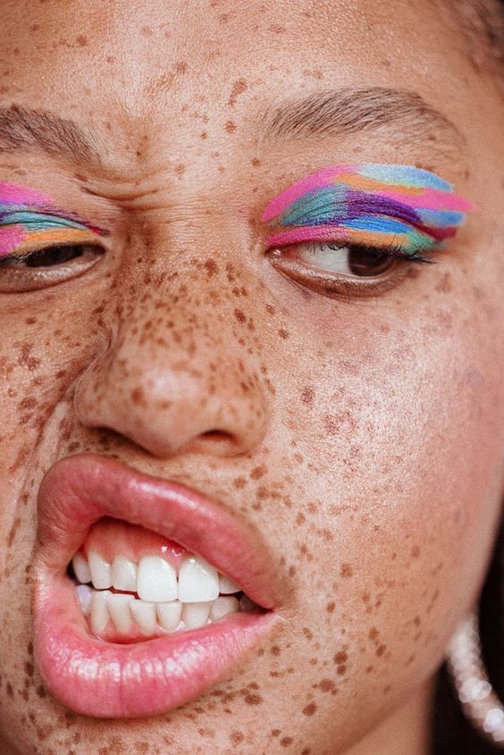 MeowMag's tweet photo. Miradas arcoiris en este editorial de belleza de #IntoTheGloss es nuestra razón de ser hoy ❤️#MEOWBeauty https://t.co/HRxAQGqSf1 https://t.co/UvGYV7Hi31