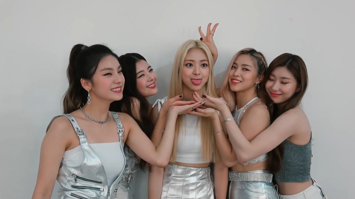 itzythings's tweet image. retweet the tweet midzys! qrts are also counted 💛