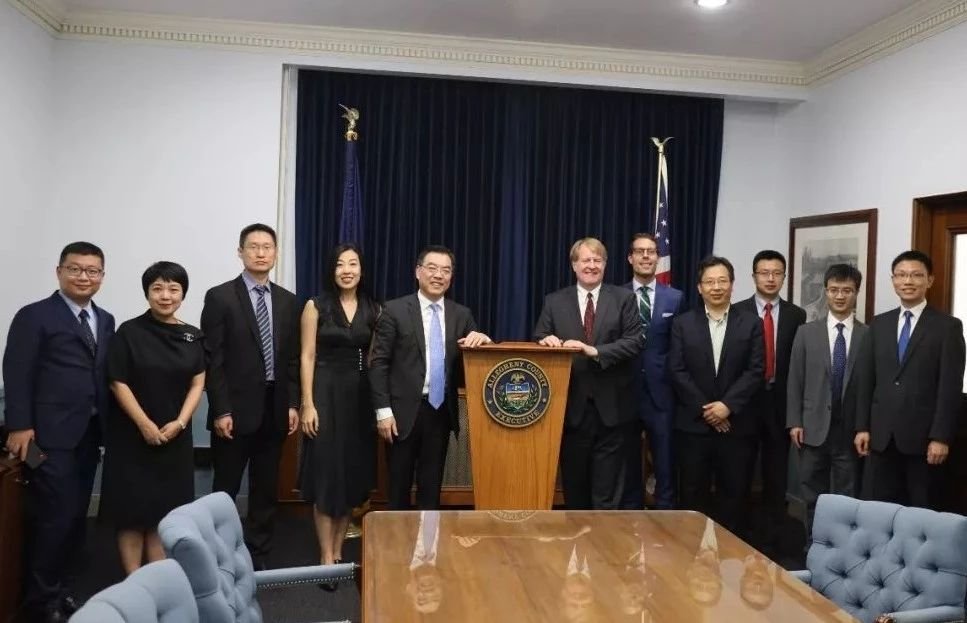 August 1, 2019.Consul General Huang Ping visited Pittsburgh, PA. Met Mayor Bill Peduto & Allegheny County Exec Rich Fitzgerald. Pittsburgh leads in healthcare, finance, computers, artificial intelligence, advanced manufacturing Many China students study at Carnegie Mellon & Pitt