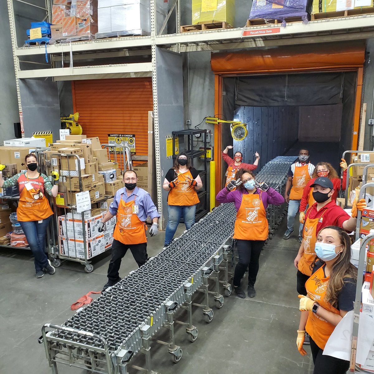 Lisa Reed (@lreedthd) on Twitter photo Supervisors showing freight team appreciation by taking over and knocking out the unload tonight...#freightappreciation#supervisorsrock#6964Newark <a href="/lionel_stevens/">Lionel Stevens</a> <a href="/D295DHRM/">Patrick McBride</a> Supervisors showing freight team appreciation by taking over and knocking out the unload tonight...#freightappreciation#supervisorsrock#6964Newark <a href="/lionel_stevens/">Lionel Stevens</a> <a href="/D295DHRM/">Patrick McBride</a>