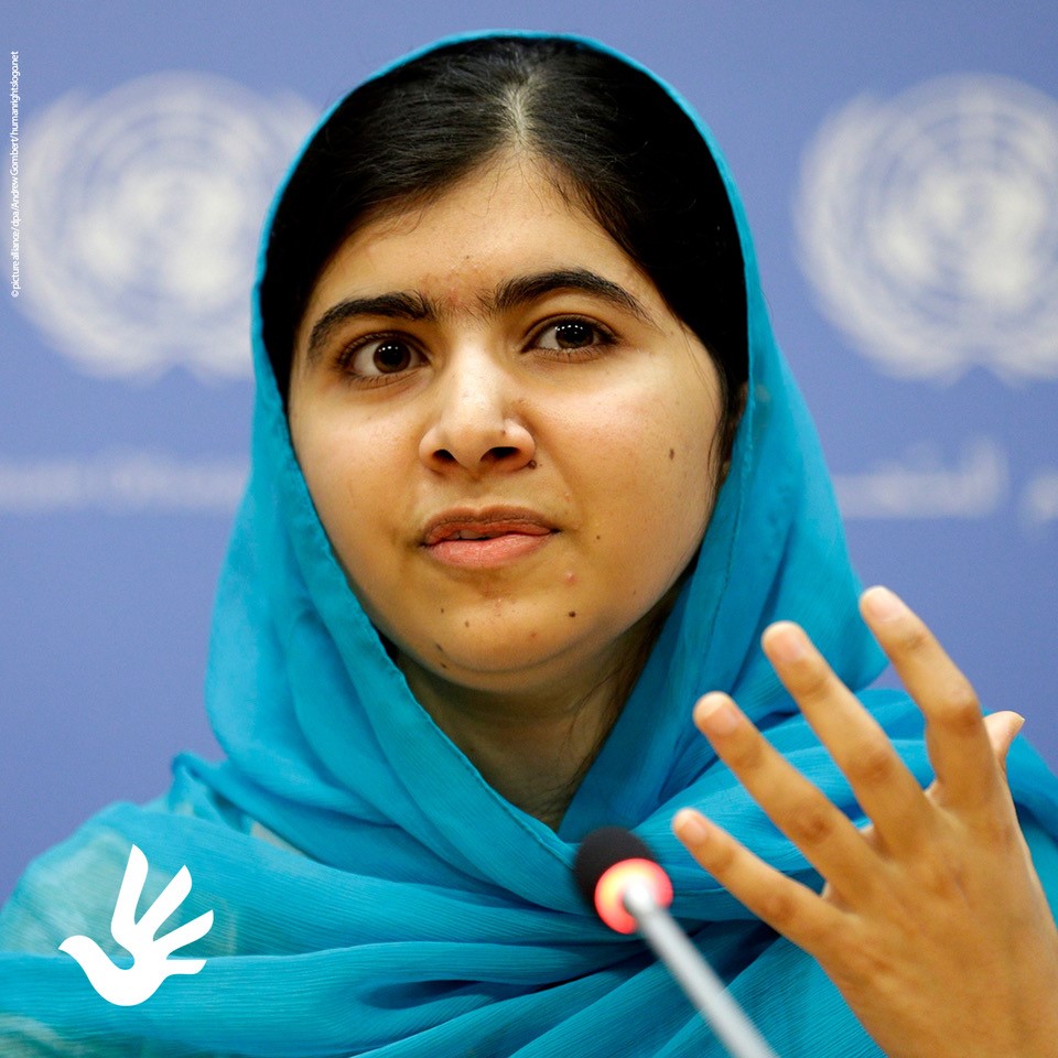 KedubesJerman's tweet image. Selama krisis #COVID19,semua negara harus mngambil tindakan utk melindungi kesehatan umum, namun ini tdk berarti #HAM spt kebebasan berpendapat&amp;amp;berkumpul dpt ditindas selama pandemi. #HAM bersifat universal &amp;amp; tak dpt ditawar.Demi inilah 🇩🇪 dan mitra2nya bergerak #HumanRightsDay