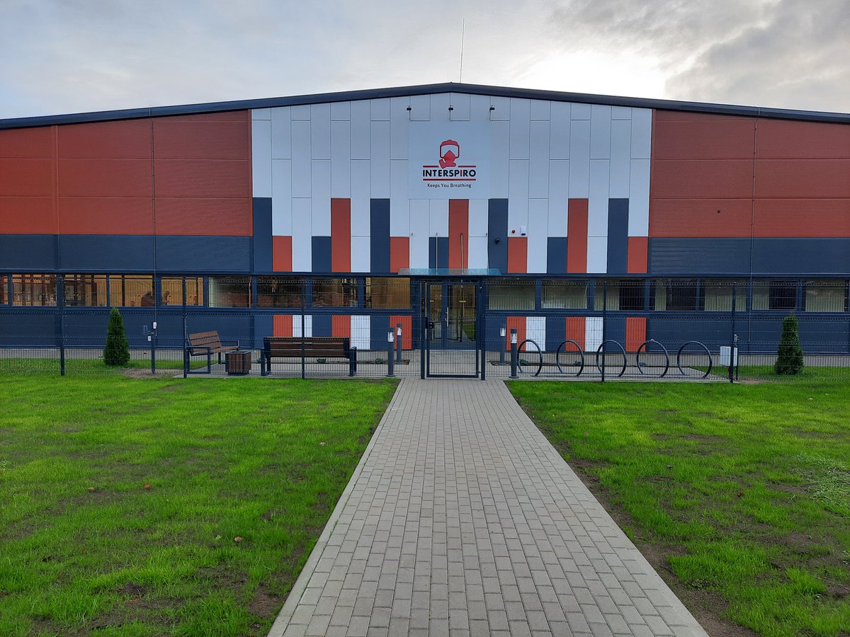 liepajalv's tweet photo. Liepājā par vēl vienu uzņēmējdarbība jaunieguvumu vairāk - būvvaldes komisija ir pieņēmusi ekspluatācijā Liepājas SEZ kapitālsabiedrības SIA “Interspiro Production” jauno ražotni un noliktavu Karostā, Ģenerāļa Baloža ielā 20/22. https://t.co/AogUd1RkPF