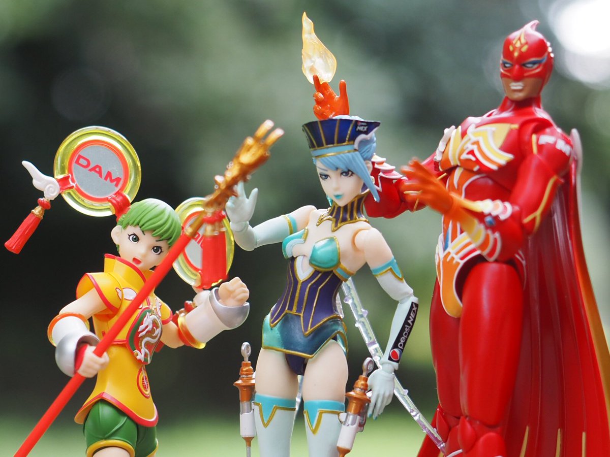 まいん 模型と写真が好きなオジサン フィギュアーツのタイバニ3人娘 ブルーローズ ドラゴンキッド ファイヤーエンブレム やっぱり並べたくなるよね てかファイヤーエンブレムでかい タイバニ ブルーローズ ドラゴンキッド ファイヤーエンブレム