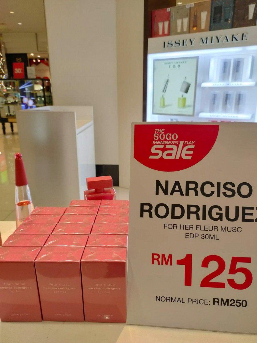 • PROMO• Selalunya brand / perfume yang sama• Botol kecil (30ml)Ni contoh Perfume Narciso Rodriguez ada Promo di SOGO. RM 125 tapi, 30ml. Haaa nampak kan?