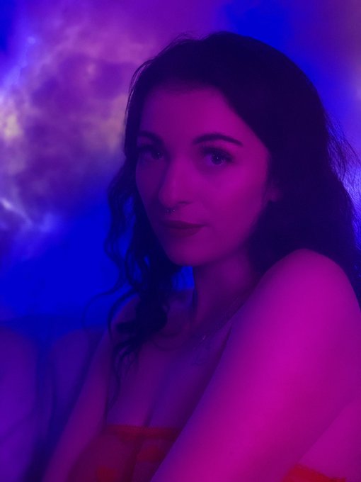 The shot and the shooter ✨ Turned my living room into heaven tonight https://t.co/fReKBPQEtv<a href="/tag/realloyalfans"class="tags"><span>#realloyalfans</span></a>