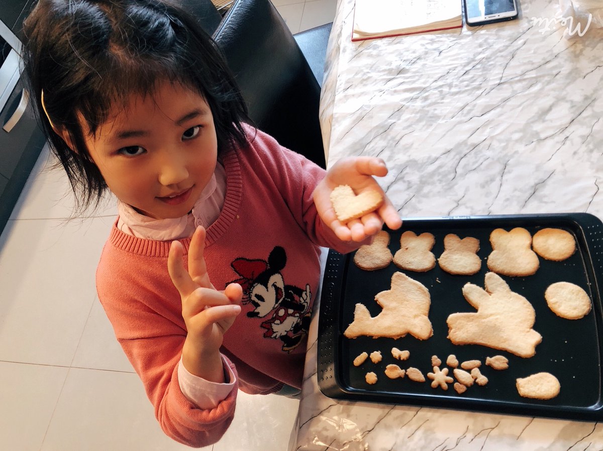 More pictures from our baking activity yesterday.🍪🎅