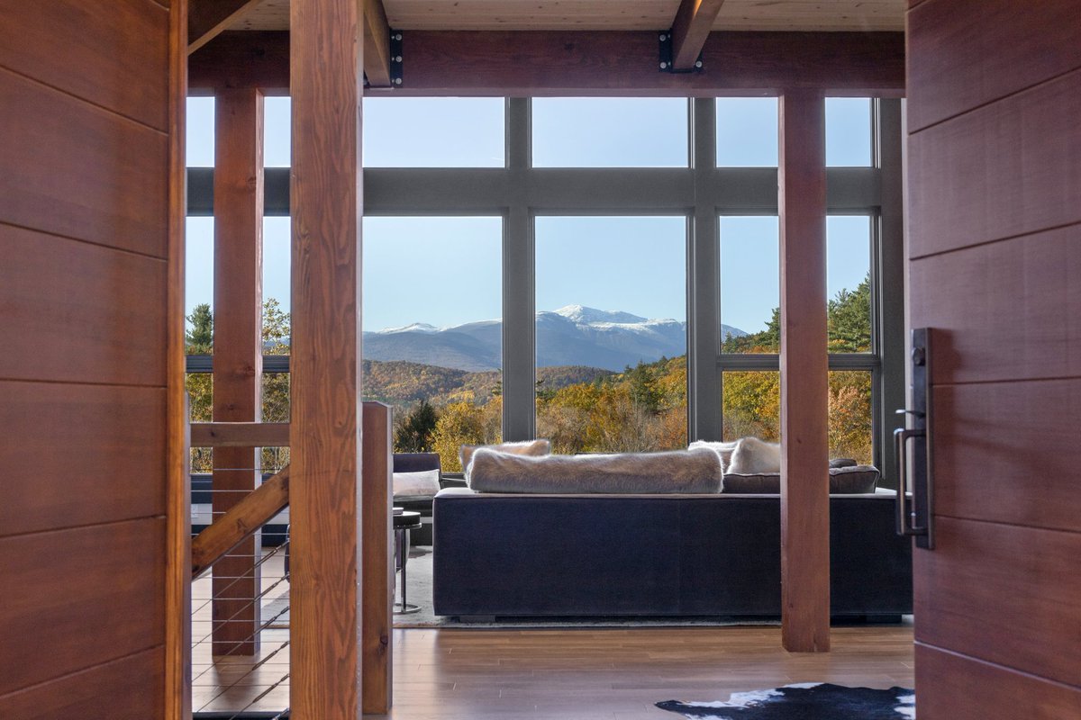HomesByNEH's tweet image. #WindowsWednesday Let nature be your artwork. #windowwall