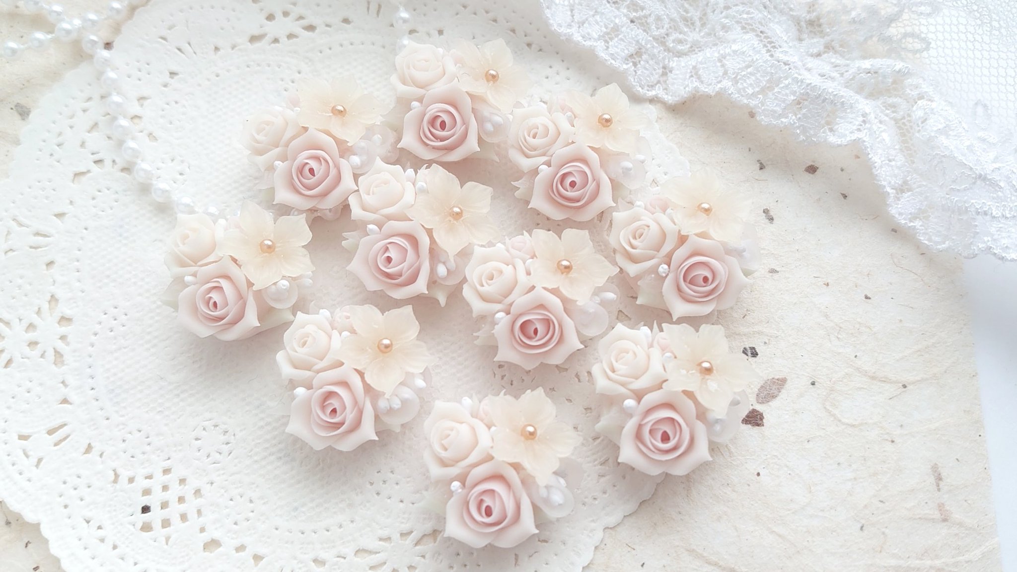 【紙粘土作品です！】 ブーケ ハンドメイド 一点物　バラ　薔薇　造花　リヤドロ 紙粘土作品です！】 ブーケ ハンドメイド 一点物 バラ 薔薇 造花 リヤドロ