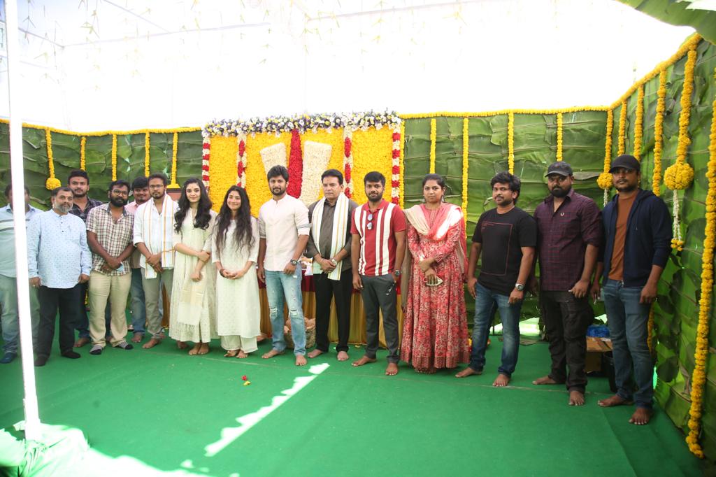 satti1997's tweet photo. Natural 🌟 @NameisNani 's #ShyamSinghaRoy Launched! 

📝  : @ShivaNirvana , @VenkyKudumula

🎬 by Ghanta Rambabu (Nani's Father) 

🎥  : @GandhiMerlapaka 

1st Shot Direction: @AnilRavipudi 

@Sai_Pallavi92 @IamKrithiShetty @MadonnaSebast14 @Rahul_Sankrityn @NiharikaEnt @SVR4446 https://t.co/orSi84hT8Q