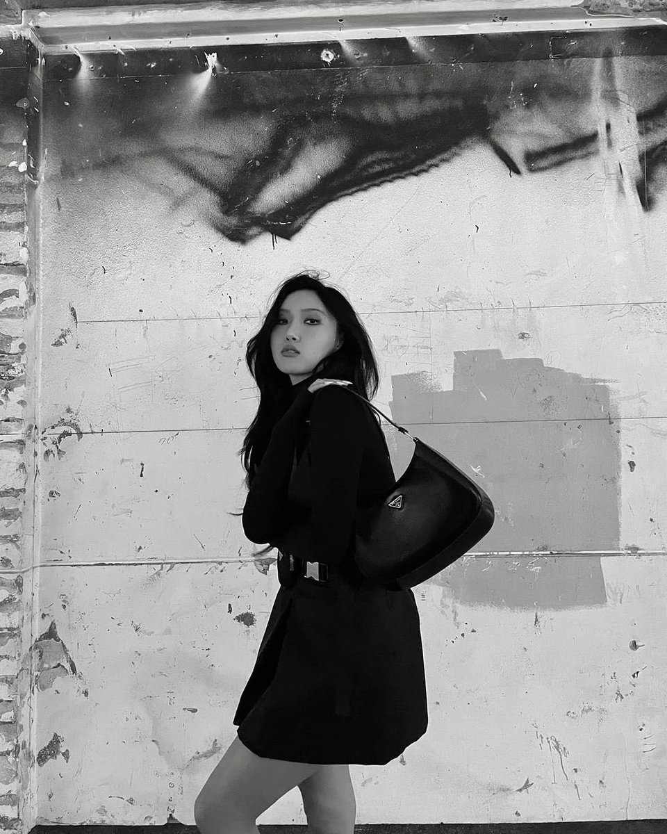 혜진이 덕분에 더 넓은 세상을 볼 수 있었고
의상에 관해 다소 보수적인 성격을 가지고 있었던 내가 편견을 가지지 않게 해주었고 혜진이가 들려주는 음악이 그래서 너무 좋고