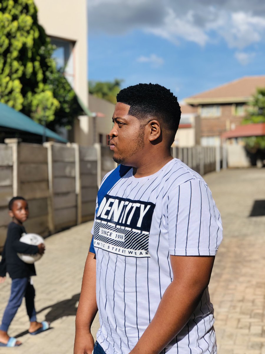 kingsan60122811's tweet photo. #we moved from 50 market to 52 dorp
#private barbershop 💈
#hubbly🚬 and free WiFi📱Available
#BoB...FRIDGE for Bev available
#bookings📱📱📱📱
#apointments 📱💈💈
#0608471172/(0762814665)
#24/7 private barbershop 💈 (also house calls) https://t.co/Y4Ji6kF6sX