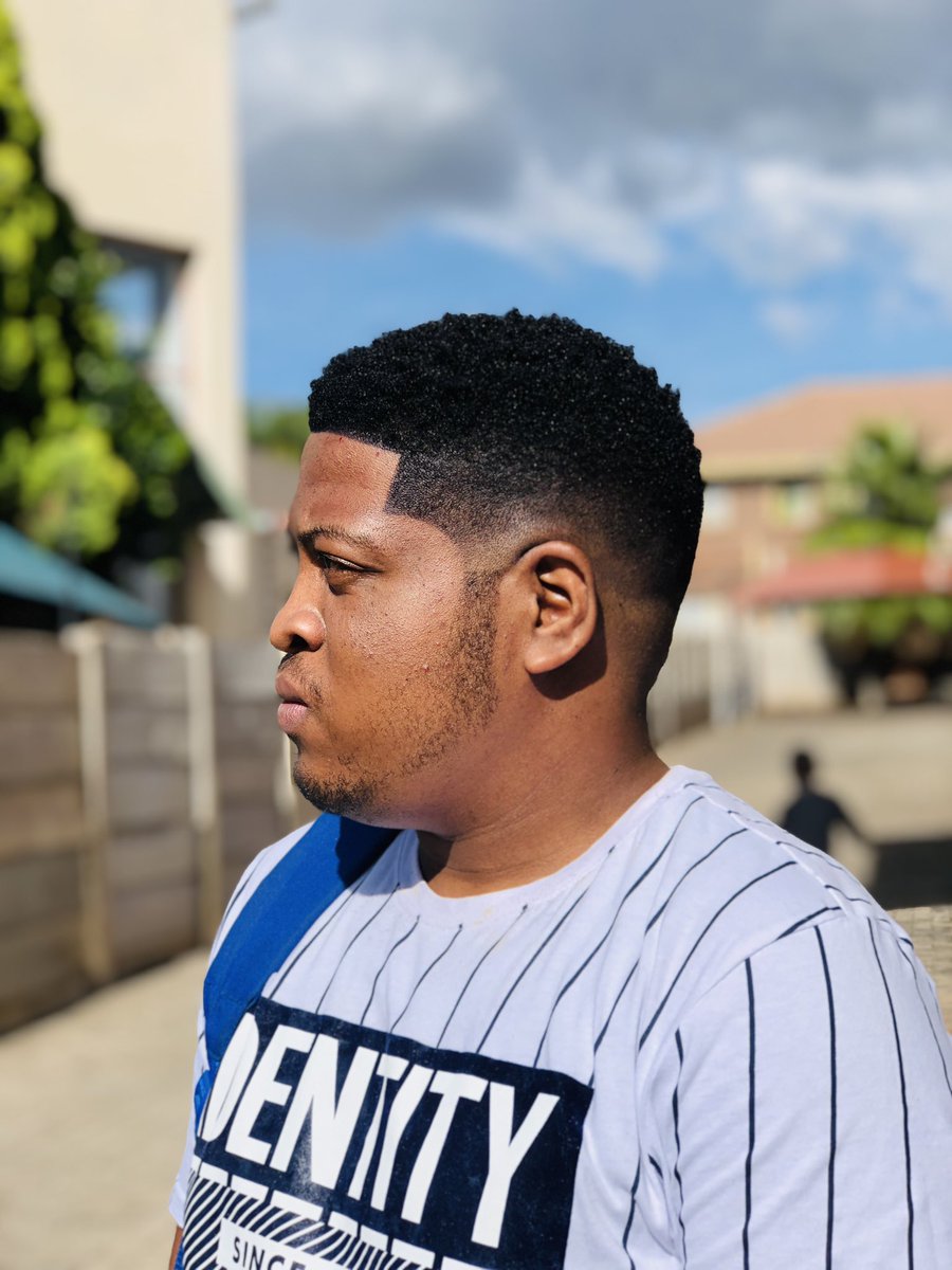 kingsan60122811's tweet photo. #we moved from 50 market to 52 dorp
#private barbershop 💈
#hubbly🚬 and free WiFi📱Available
#BoB...FRIDGE for Bev available
#bookings📱📱📱📱
#apointments 📱💈💈
#0608471172/(0762814665)
#24/7 private barbershop 💈 (also house calls) https://t.co/Y4Ji6kF6sX