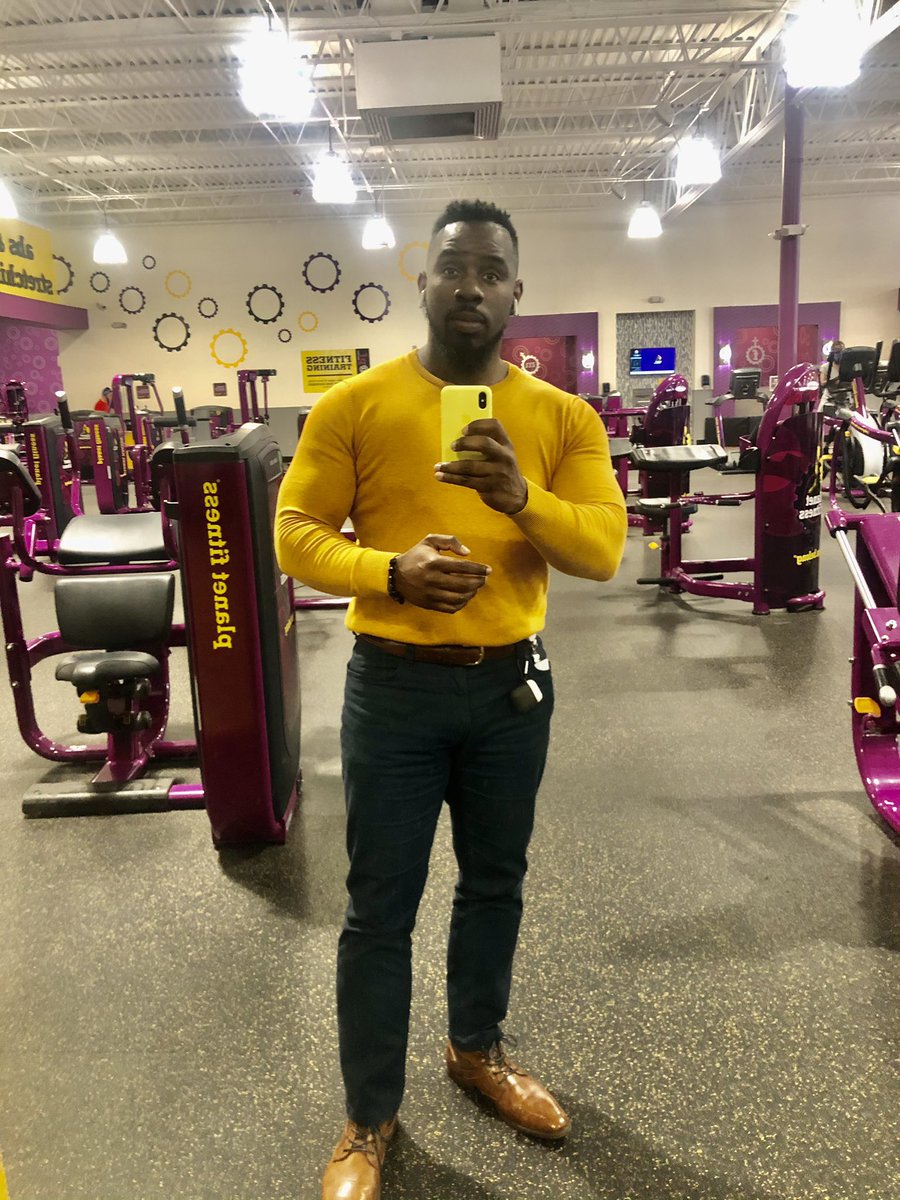 zdobey's tweet photo. Looking for that color that goes great with darker skin. #darkskinmen https://t.co/WwHh21nIhK